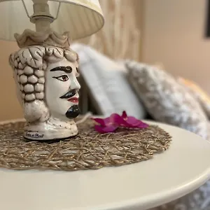 https://etnea-home-prestige.taorminaitalyhotels.com